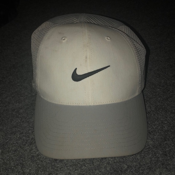 Nike Other - Nike Golf Hat